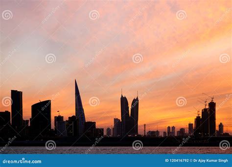 Beautiful Sky at the Backdrop of Bahrain Skyline Editorial Photography ...