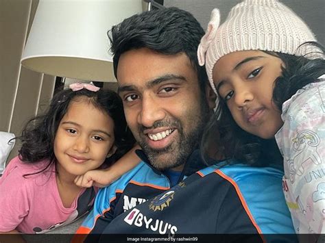 R Ashwin Shares "Jet Lagged" Photo With Daughters From Quarantine ...