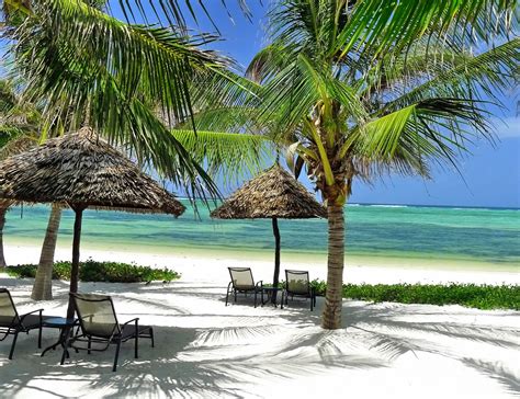 Breezes Beach Club, Zanzibar: The Lowdown – EXTRAORDINARY AFRICA