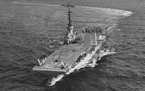 USS Hornet (CV-8): Photos, History, Specification