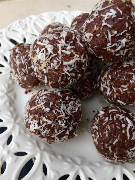 No-Bake Chocolate Protein Balls – Balancing For Life