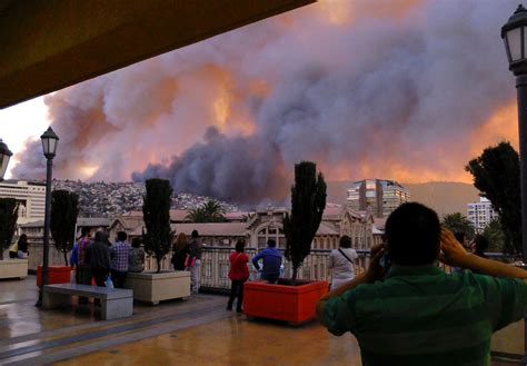 Forest Fire Rages in Chile Photos - ABC News