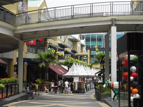 expat auswandern Malaysia Shopping Malls KL The Curve stre… | Flickr