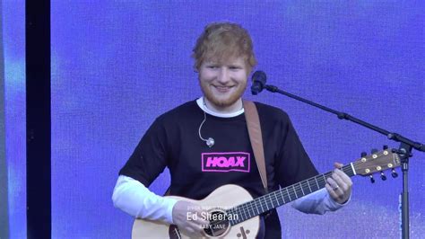 Ed Sheeran - Castle on the Hill @ Live in KOREA 2019 - YouTube