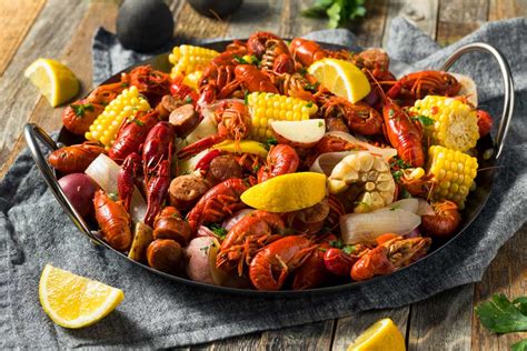 How to Make Crawfish Boil | Homemade Crawfish Boil