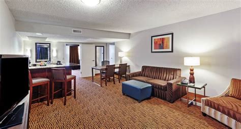 Embassy Suites in Dallas - Hotel near Market Center