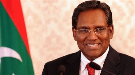 Maldives holds fresh election for president - BBC News