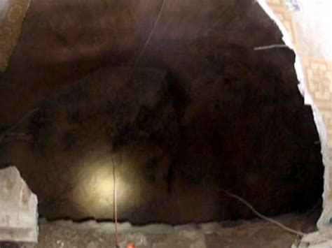 Seffner sinkhole video: Florida sinkhole that swallowed Jeff Bush ...