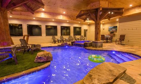 1 recensioni e 40 foto per Mountain Lodge with an indoor pool, 6 ...