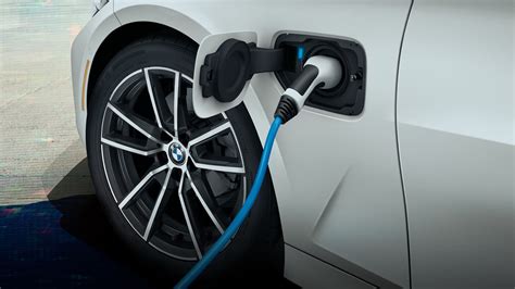 Hybrid vs. Plug-in Hybrid Vehicles | BMW of Greenwich