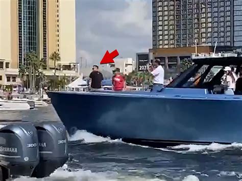 Tom Brady Pulls Up To Buccaneers Super Bowl Parade In His $2M Yacht (VIDEO)