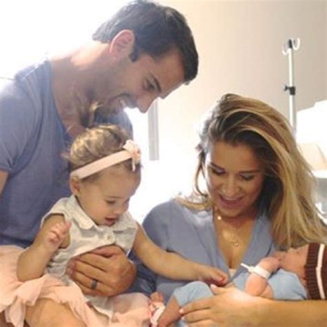 Jessie James Decker Shares First Full Family Portrait!