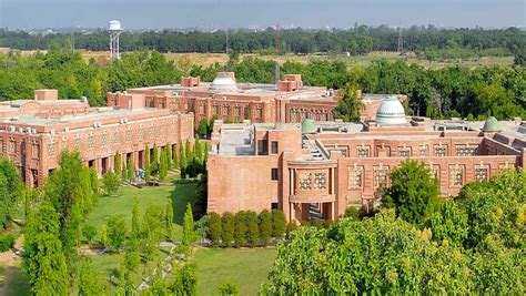 IIM Lucknow Alumni: List, Association, Official Portal - Getmyuni