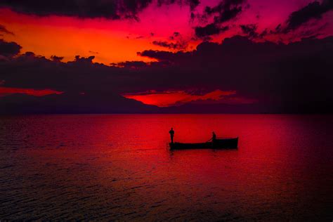 Red apocalypse | Sky art, Stunning photography, Beautiful sunset