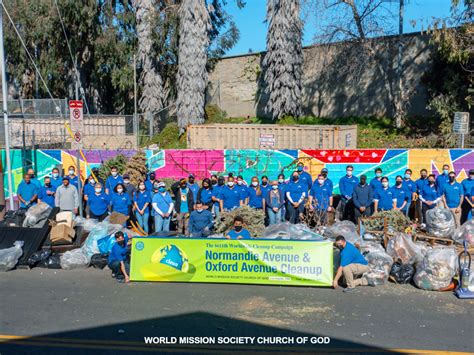 Church of God Volunteers Clean Up Hollywood