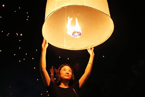 Yi Peng Lantern Festival | Lenny Kalcic Photography