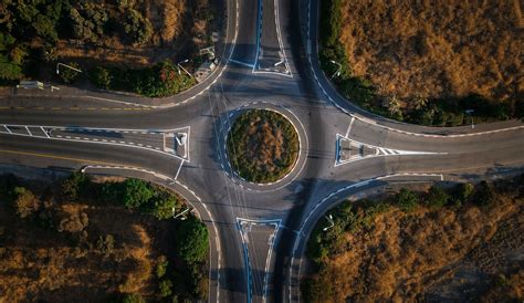 Are Roundabouts Safer Than Intersections? - carwitter