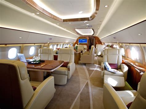 Chic jet privé Airbus ACJ319neo au plafond transparent