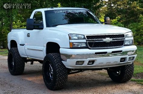 2003 Chevrolet Silverado 1500 Fuel Renegade Rough Country Suspension Lift 6" | Custom Offsets