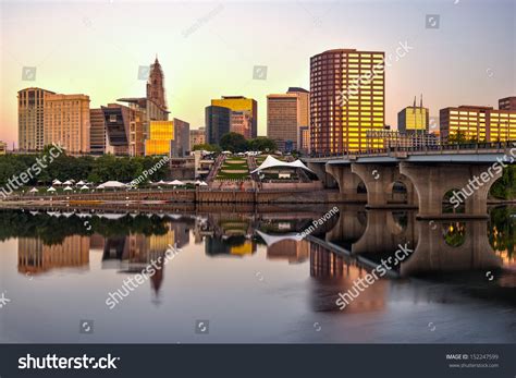 Skyline Of Downtown Hartford, Connecticut. Stock Photo 152247599 ...