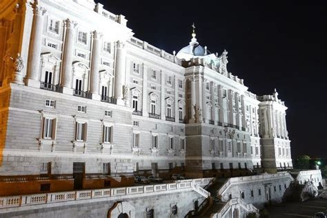 Madrid Night Walking Tour - IntroducingMadrid.com