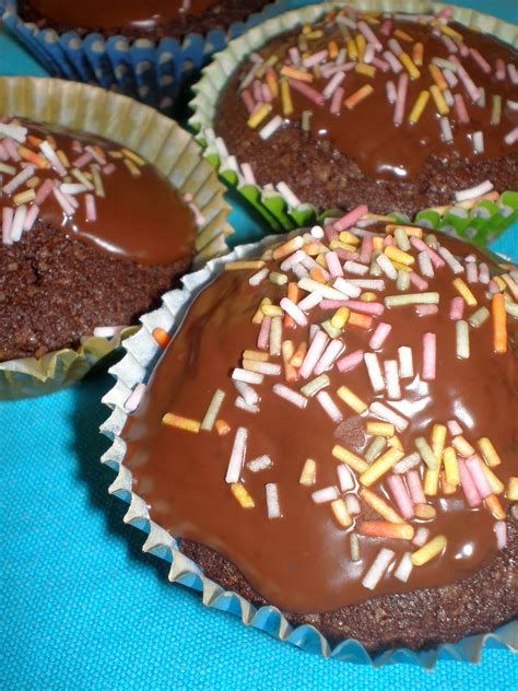 Served on a plate!: Chocolate fairy cakes