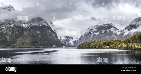 Lake Hallstatt, Salzkammergut, Austria, Europe Stock Photo - Alamy