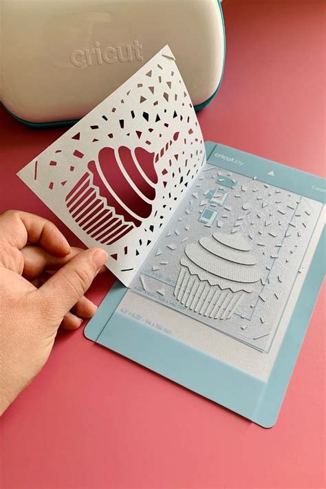 HOW TO MAKE CARDS WITH THE CRICUT JOY AND CARD MAT | EVERYDAY JENNY