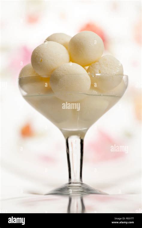 Bengali sweet hi-res stock photography and images - Alamy