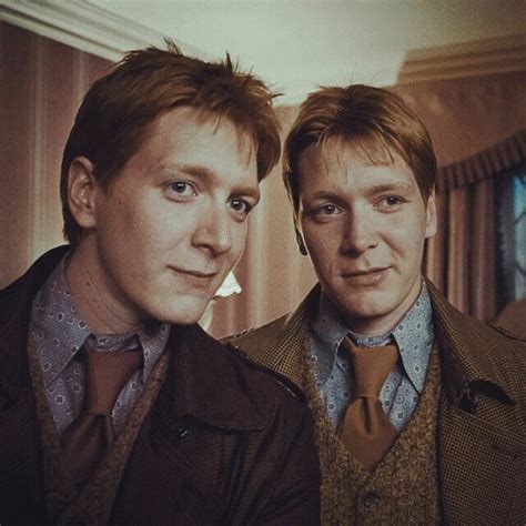 The Weasley Twins - Similarities and Differences . | Harry Potter Amino