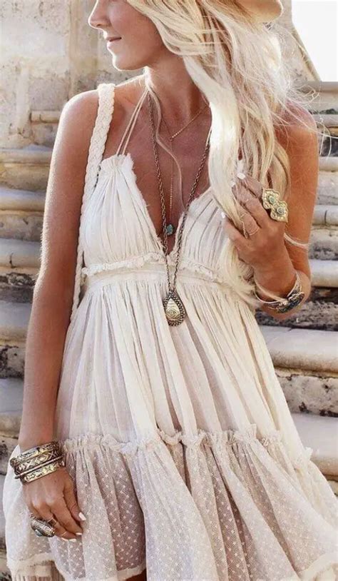 34 Beautiful White Sundresses for the Beach