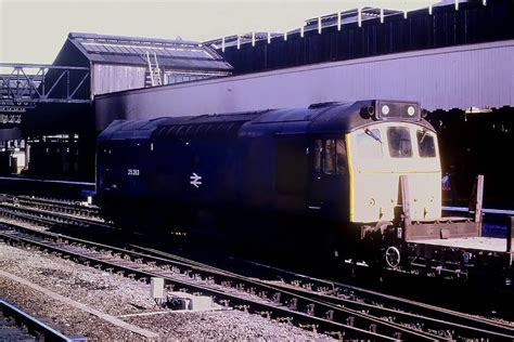 25283 Manchester Victoria. 16th August 1985. | Eastbound dep… | Flickr