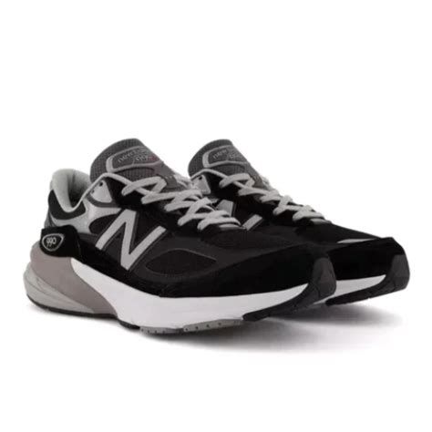 New Balance Women's 990 V6 Black