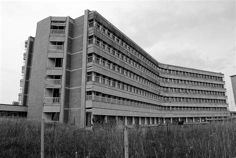 Hospital building | 70s architecture at its uncoolest. | Pavel Tcholakov | Flickr