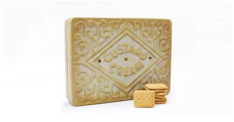 Custard Cream Biscuit Tin £4.76 With Free Next Day Delivery (Using Code ...