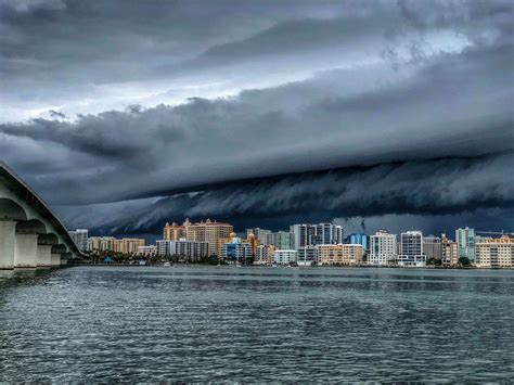 A storm is seen in Sarasota, Florida, June 24, 2018 [2048 x 1536] : r/WeatherPorn