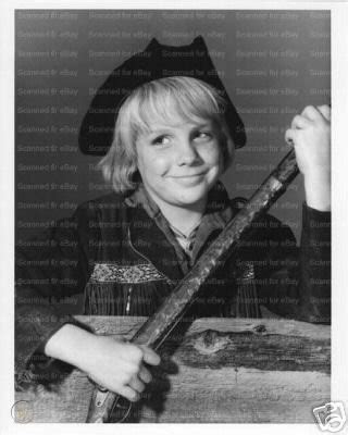 DARBY HINTON child actor on DANIEL BOONE 8x10 photo | #26202110