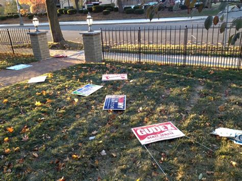 Yard Signs Political Signs - Birthday Yard SignsBirthday Yard Signs