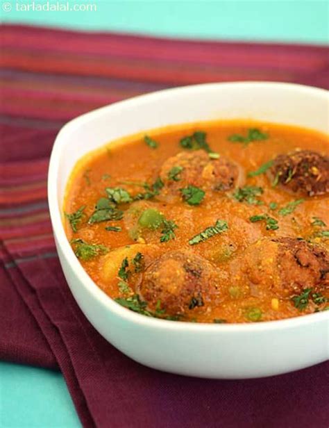 Bread Koftas In Pumpkin Curry ( Saatvik Khana Recipe), Saatvik Recipes