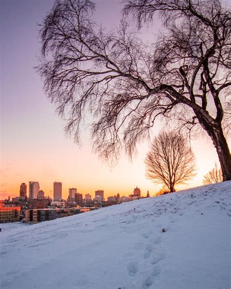 Winter sunsets : r/milwaukee