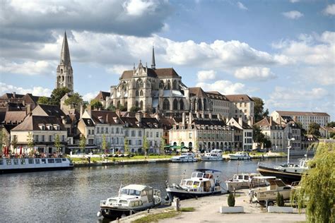 Auxerre, redécouvrez les quais de l'Yonne - Détours en France