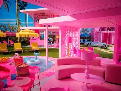 Inside the Barbie Dreamhouse, a fuchsia fantasy inspired by Palm ...