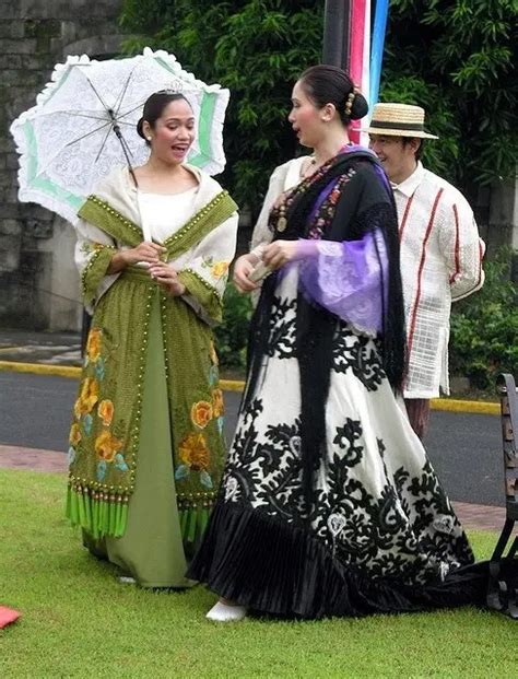 78 Traditional Costumes from around the World ...