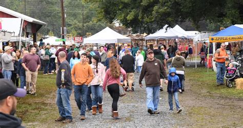 National Apple Harvest Festival still draws crowds in damp opening weekend | The Sentinel: News ...