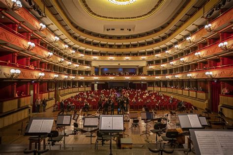 Firenze: al Teatro Verdi l'Orchestra della Toscana (ORT) diretta da ...