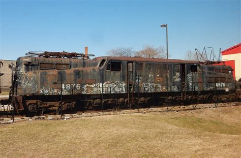 PRR GG1 No. 4876 at Restoration Facility by rlkitterman on DeviantArt