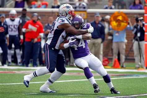 Patriots vs. Vikings Stock Report: Defense Steps Up After Sloppy Start