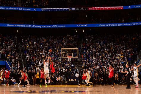 Steph Curry’s first game winning buzzer beater VS the Rockets in 4K : r ...