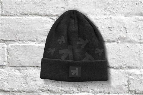 15+ Chic Beanie Mockup PSD Templates | Mockuptree