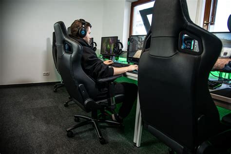 5 Best Gaming Chairs With Lumbar Support